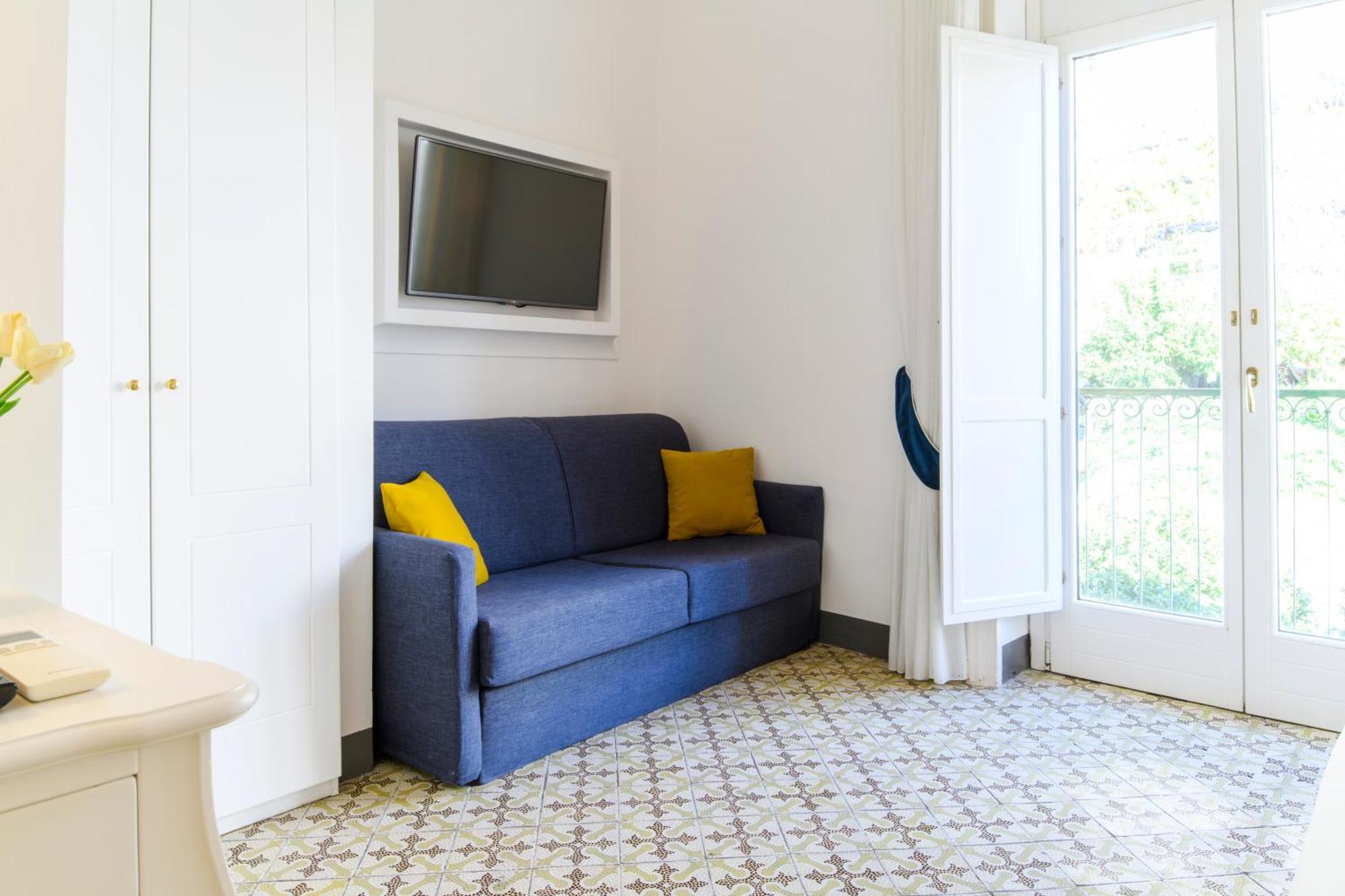 Luxury House Bed & Breakfast 2*